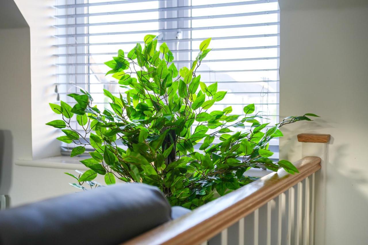 Stunning Two-Bedroom Apartment At A3Ree, Free Parking, Near Cribbs Causeway Mall Bristol Extérieur photo